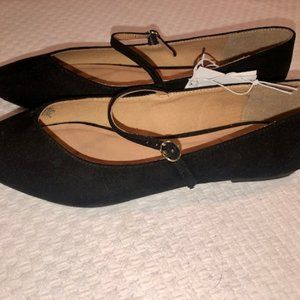 Old Navy Black Mary Jane Adjustable Flats